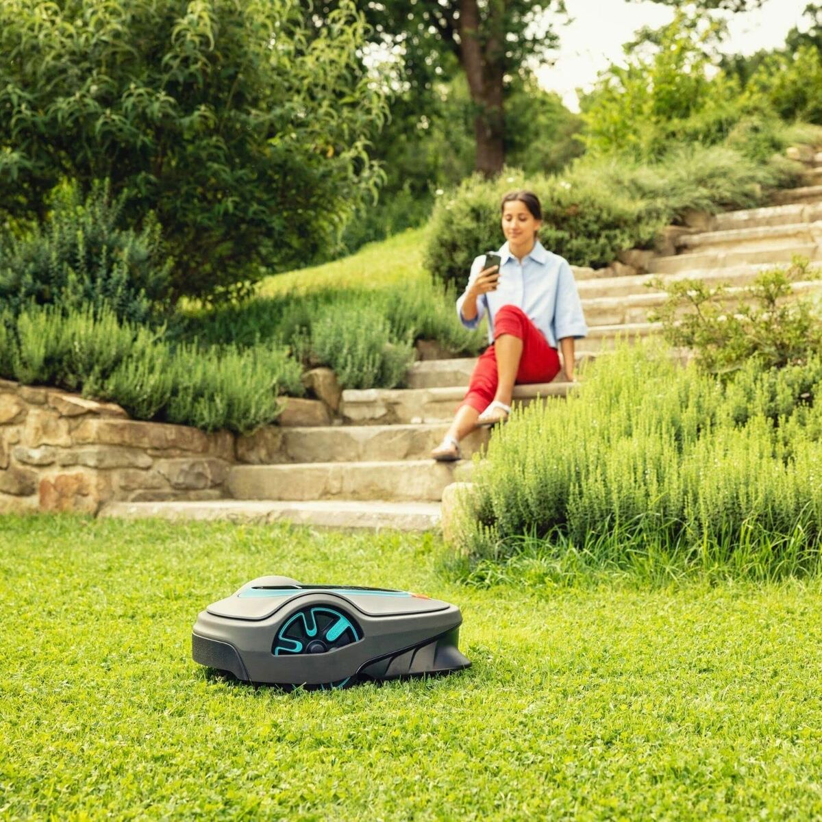 Lawn mowing robot Gardena Smart Sileno Life 750 750 m²